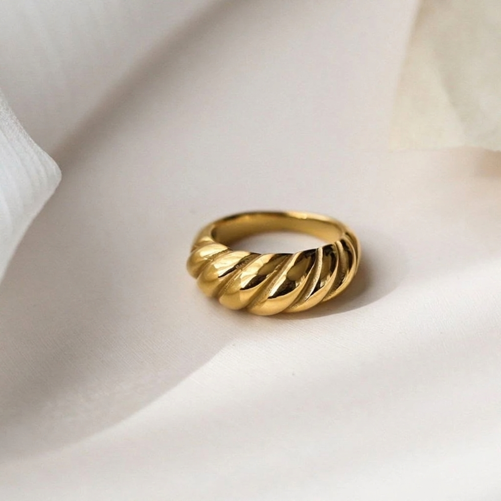 Marlow Signet Ring